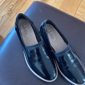 ultimate comfort clark's collection  black patent like new